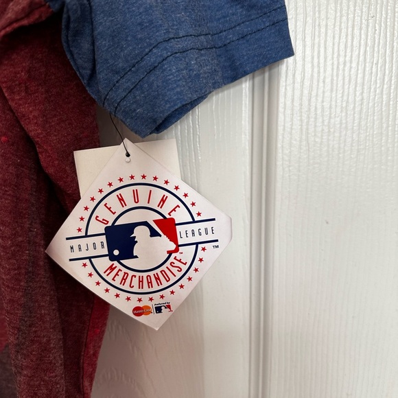 Brand new with tags Chicago Cubs authentic tshirt - Picture 2 of 2